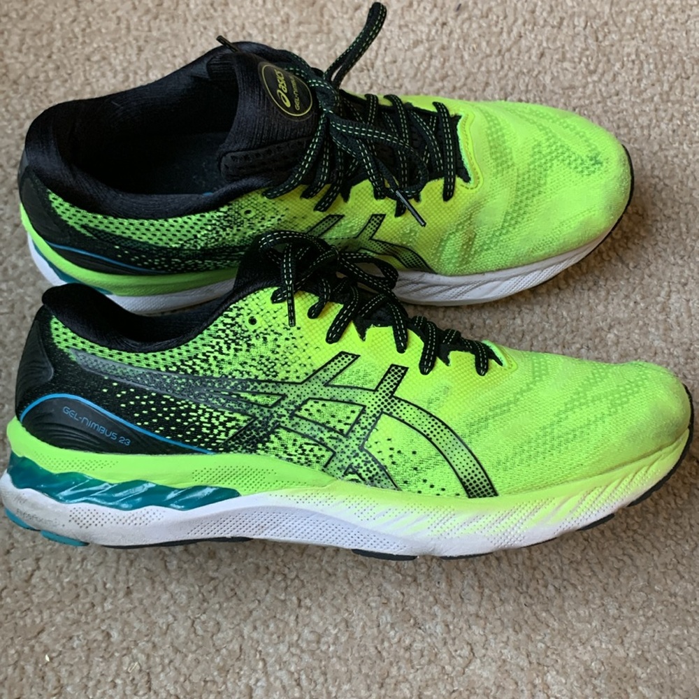 ASICS running shoes - Picture 3 of 9